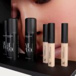Espositore da banco Velo + Illuminating concealer